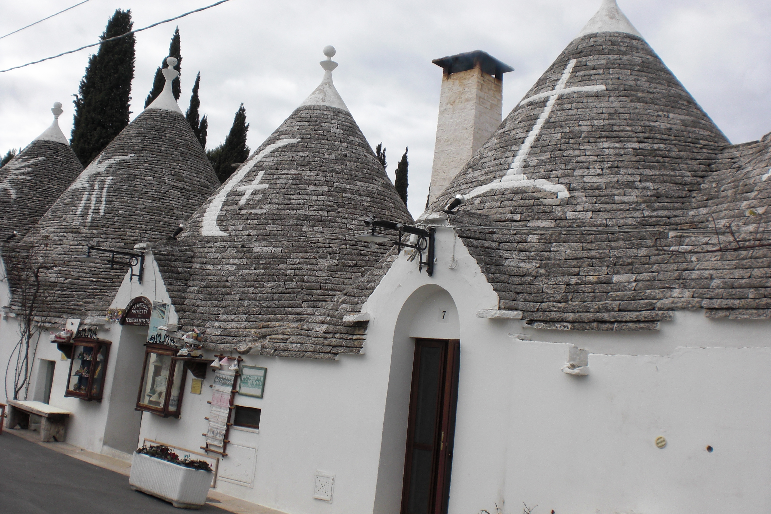 トゥルッリ イタリア旅行専門店トゥッタ・イタリア